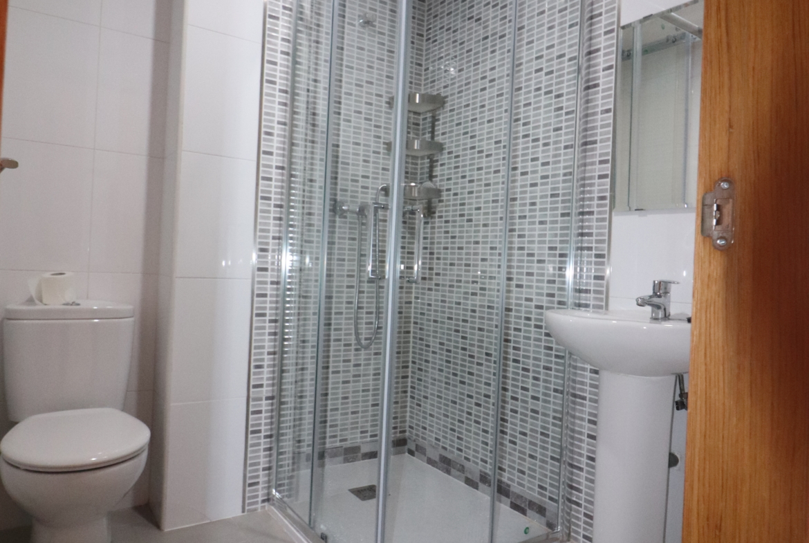 Venta de Particular: Luminoso Ático de 100 m² con 2 Terrazas y Cochera Cerrada en Benavente